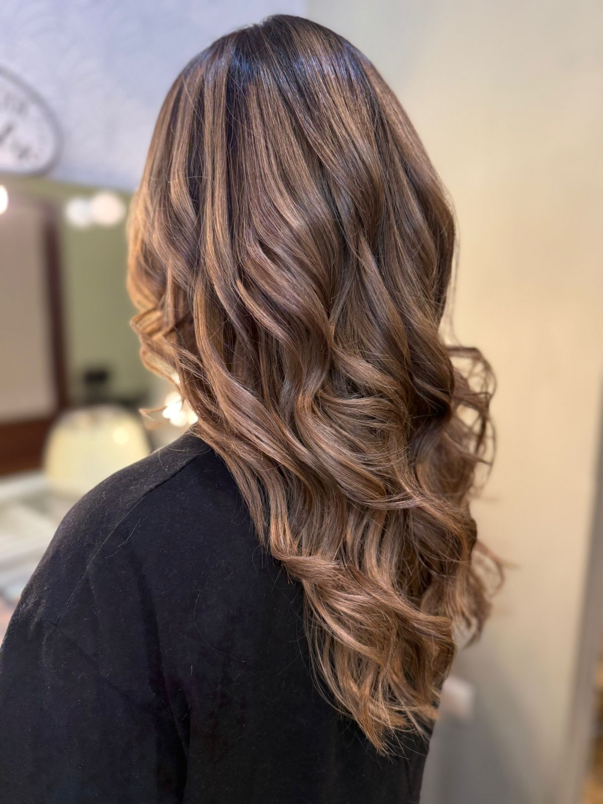 Ondas suaves y looks con movimiento y brillo